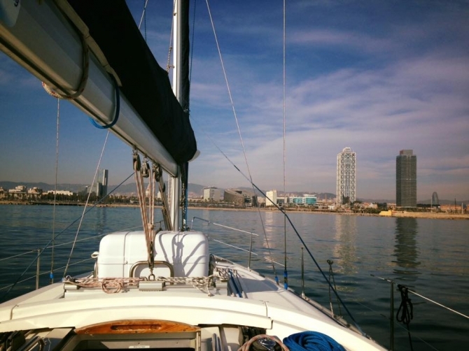 LLOGUER D'EMBARCACIONS. SAILBOAT RENTAL BARCELONA - MURAY.cat